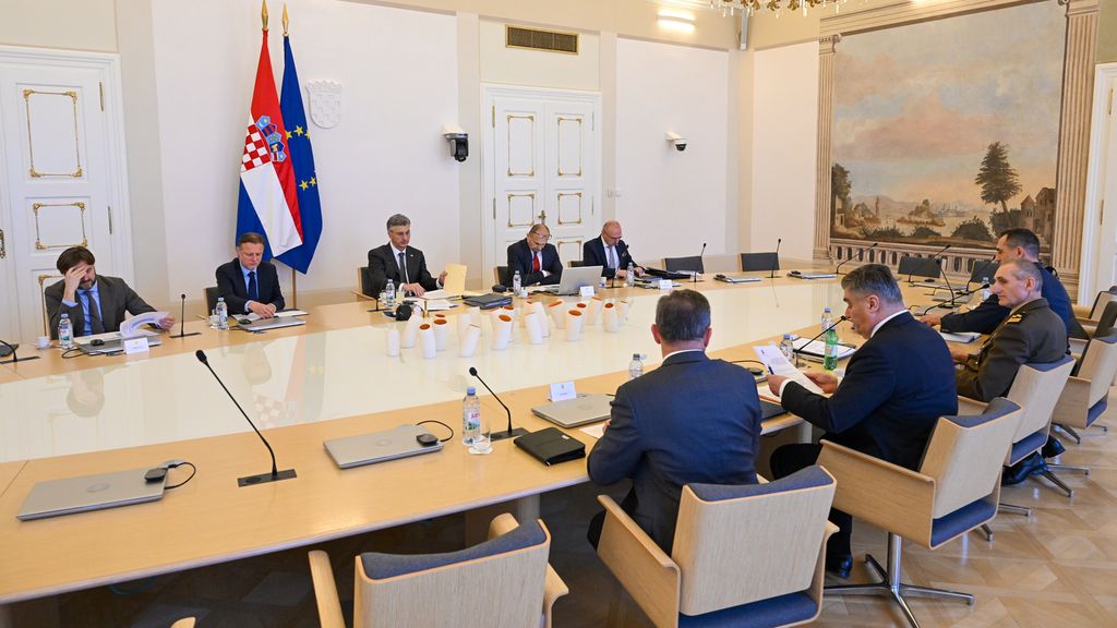 Održane sjednice Vijeća za nacionalnu sigurnost i Vijeća za obranu. - 11