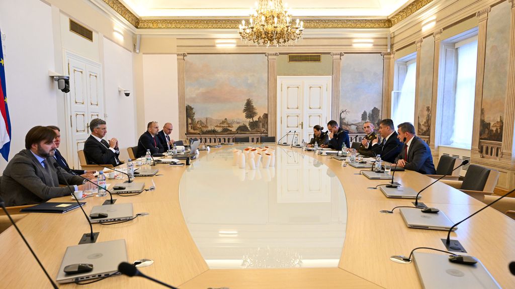 Održane sjednice Vijeća za nacionalnu sigurnost i Vijeća za obranu. - 11