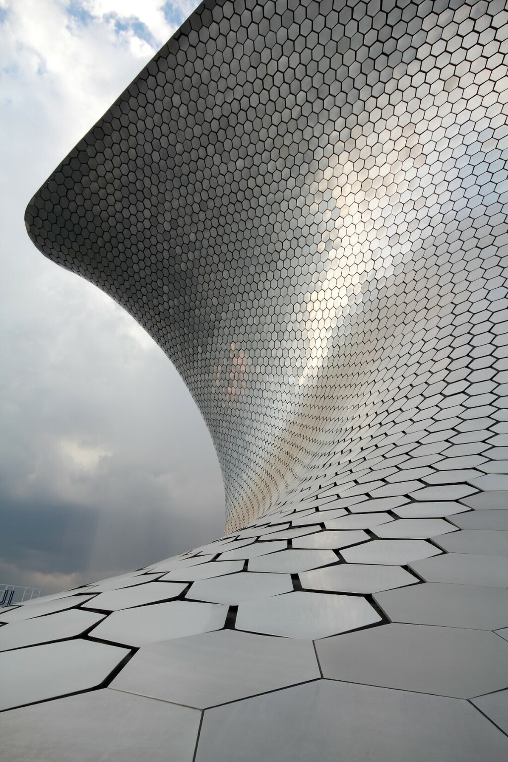 Muzej prekrivaju aluminijske pločice