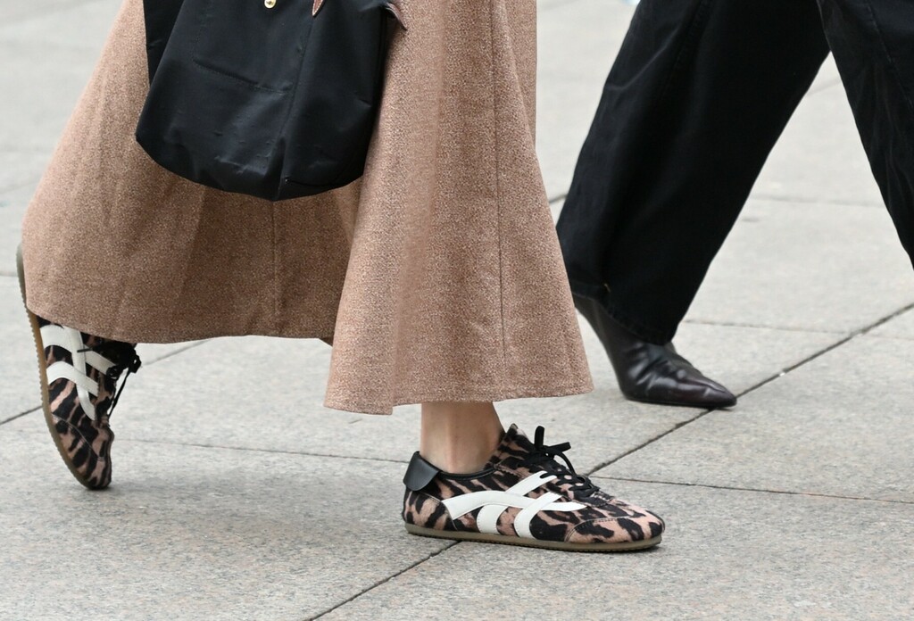 Tenisice sa životinjskim uzorkom na zagrebačkoj špici