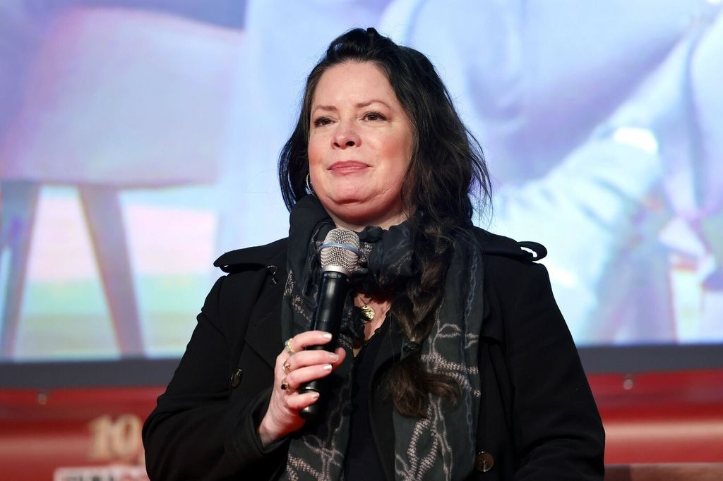 Holly Marie Combs - 11