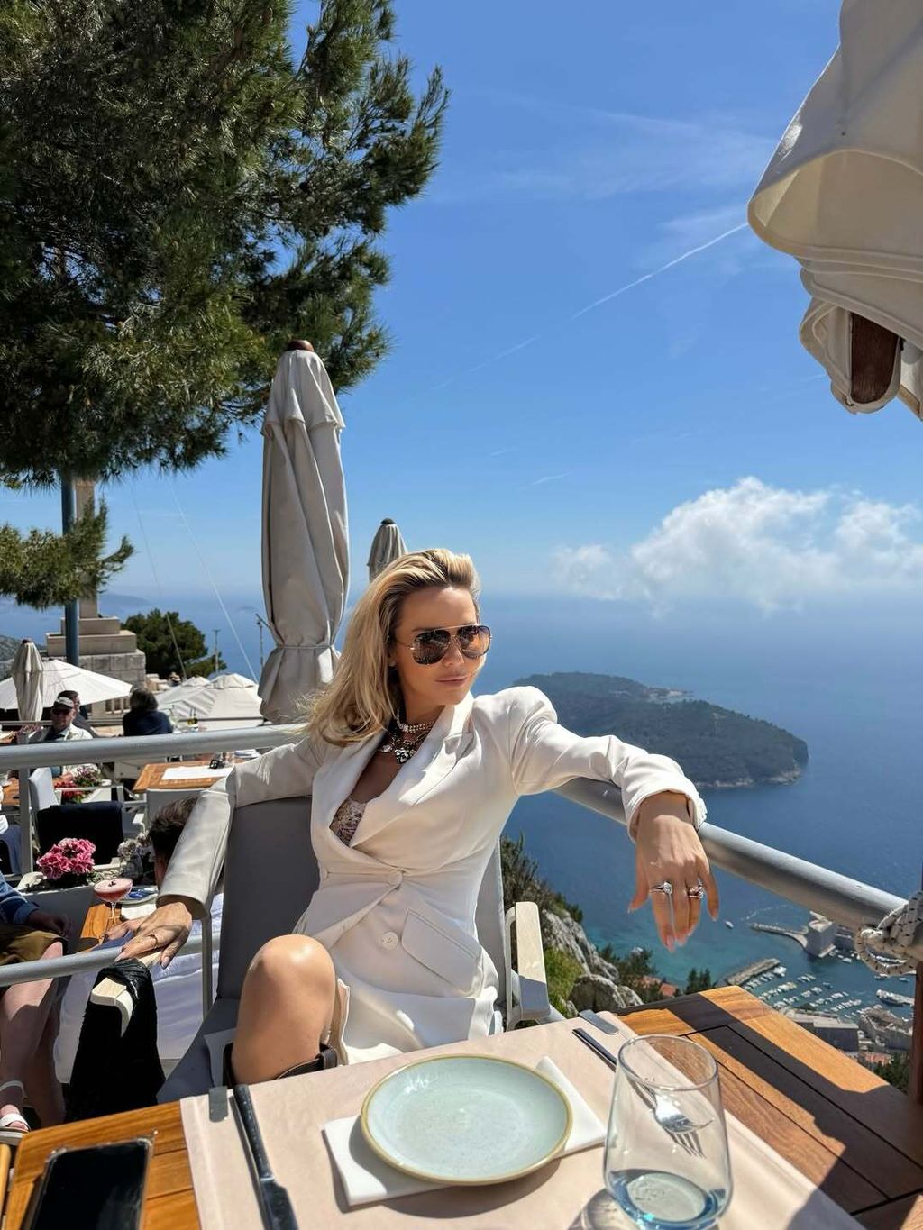 Maja Šuput i sin Bloom - 1