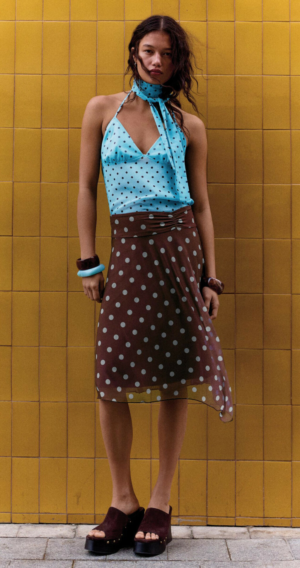 Josipa Pavičić nosi točkastu suknju iz Bershke