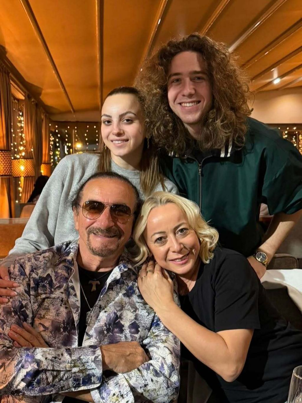 Željko Bebek s obitelji