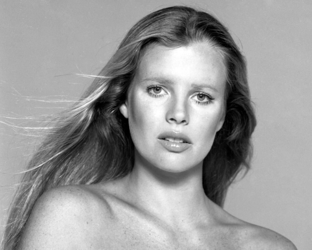 Kim Basinger - 10
