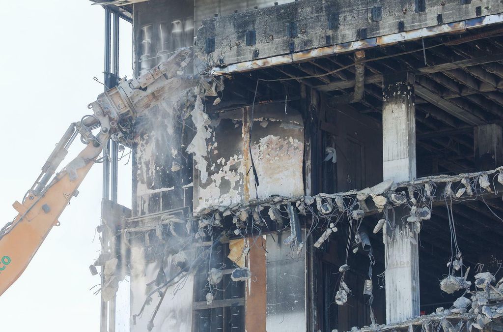 Započelo uklanjanje dijelova Vjesnika