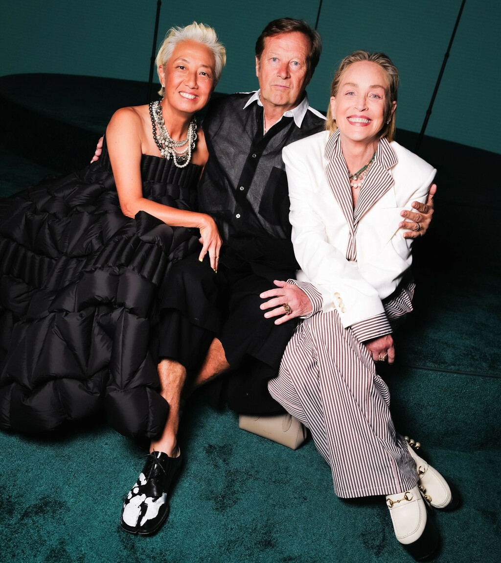 Sharon Stone u prugastom kompletu na događanju Fashion Trust U.S. Awards u Los Angelesu - 1