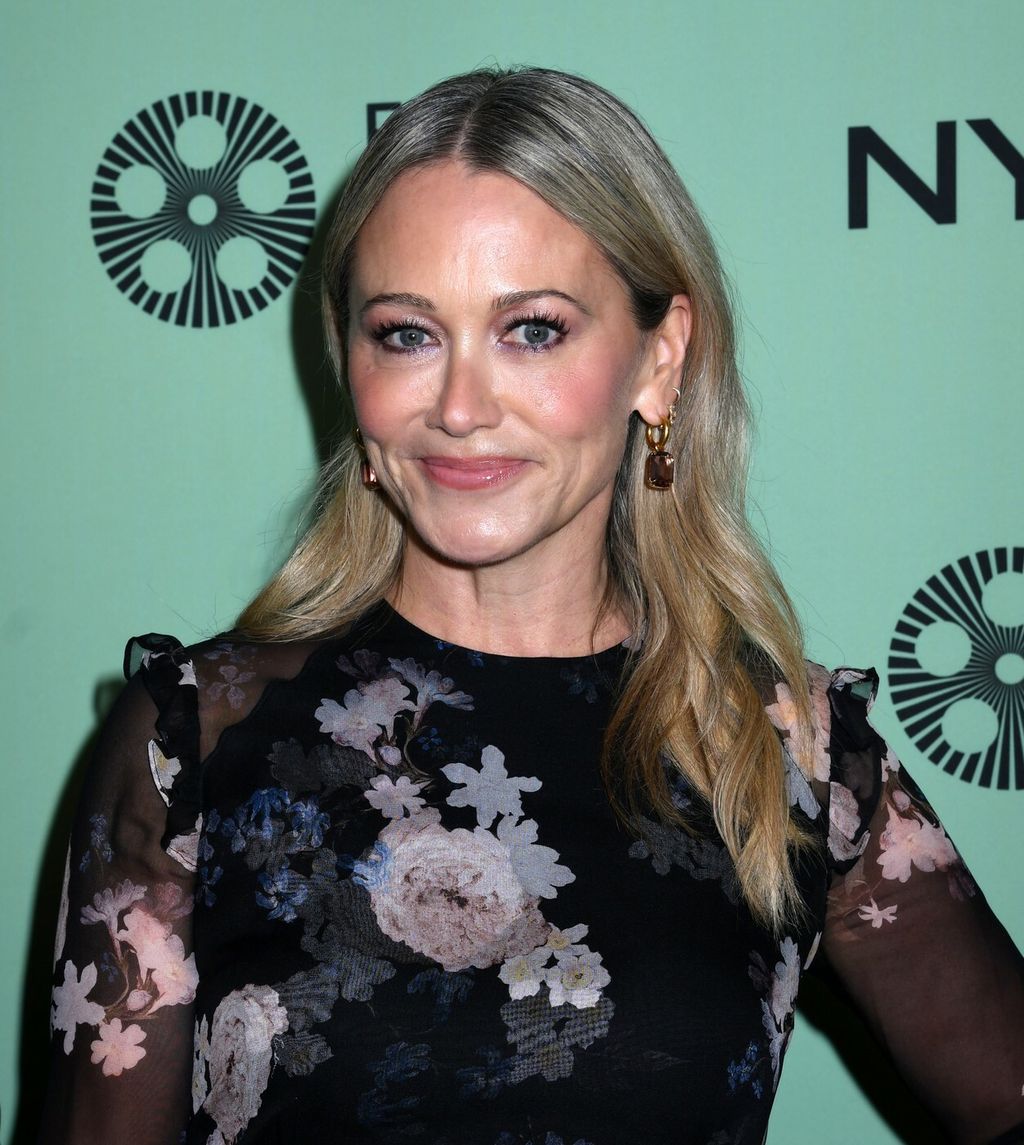 Christine Taylor - 10