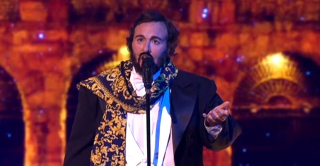 Dora Trogrlić kao Luciano Pavarotti