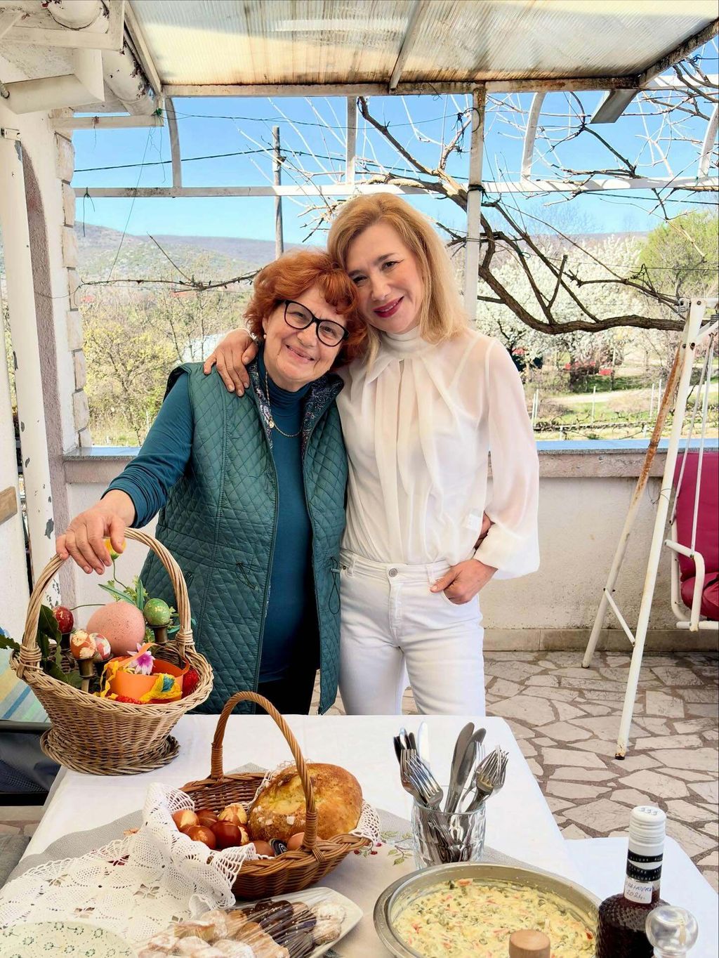 Ecija Ojdanić s majkom - 3