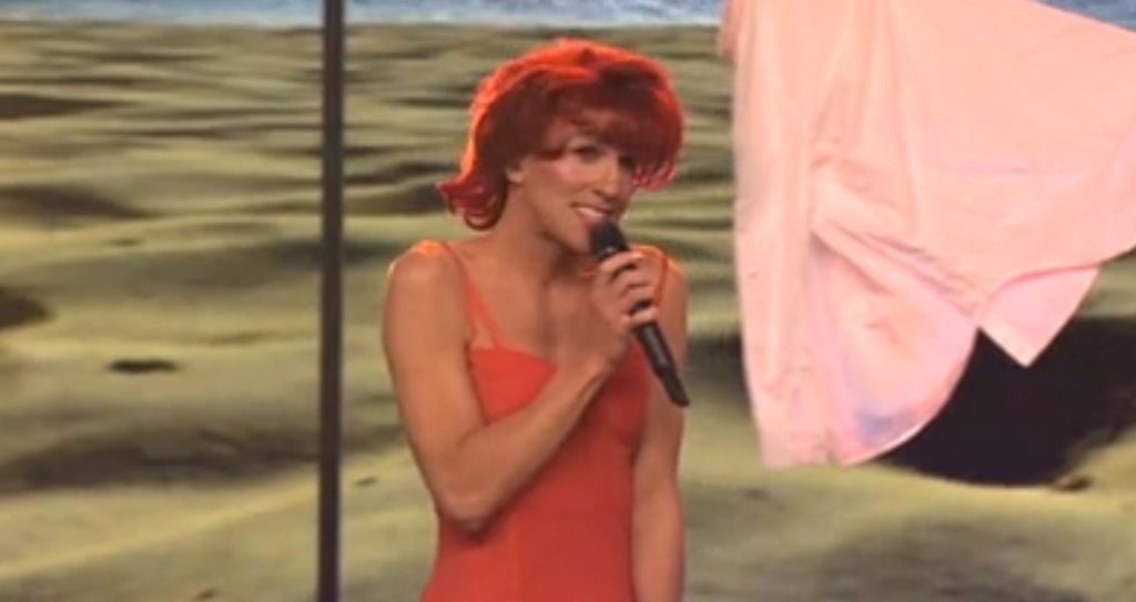 David Amaro kao Maja Blagdan