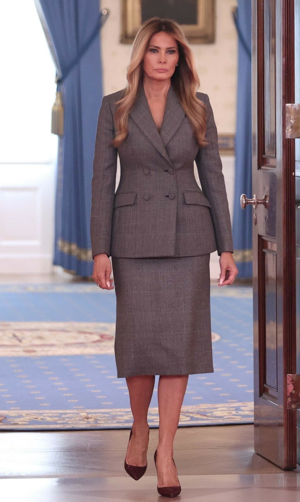 Melania Trump u Pradinu odijelu u Bijeloj kući 2026. - 3