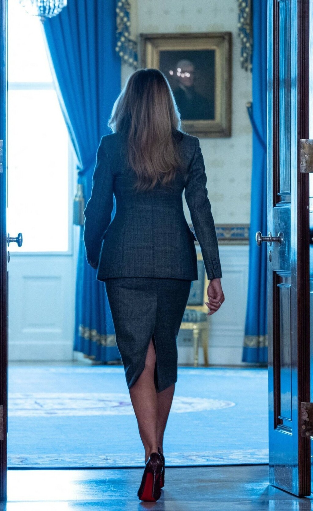 Melania Trump u Pradinu odijelu u Bijeloj kući 2026. - 4