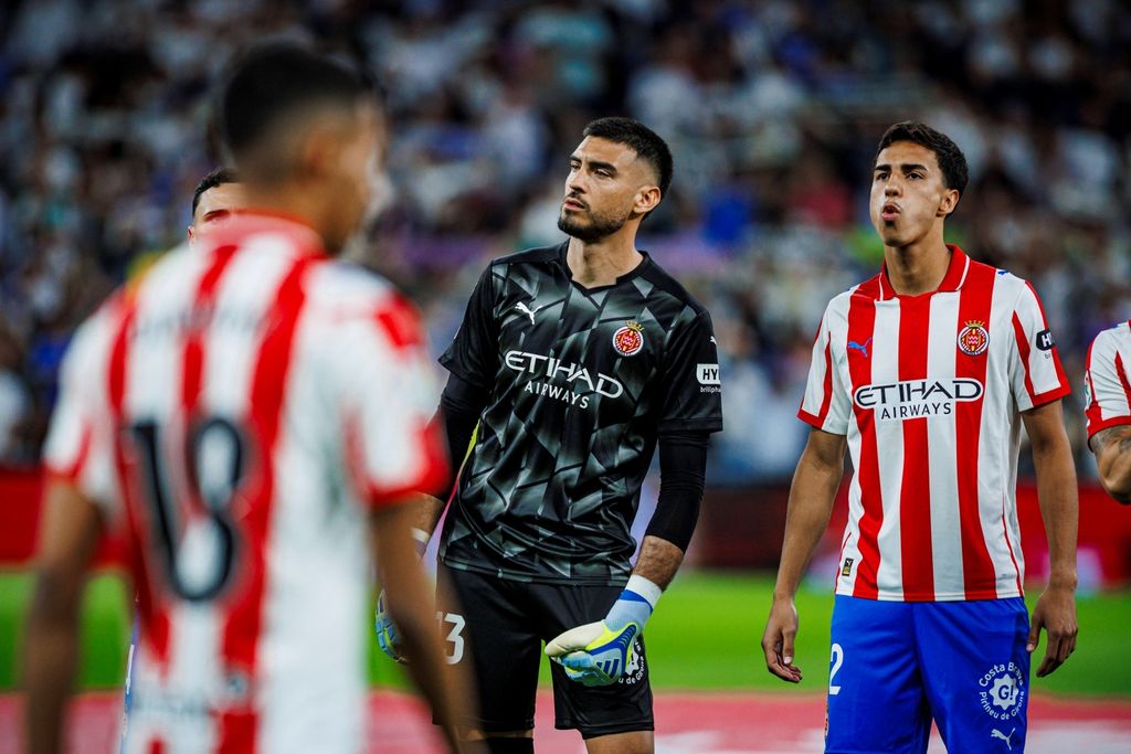 Igrači Girone u retro dresovima