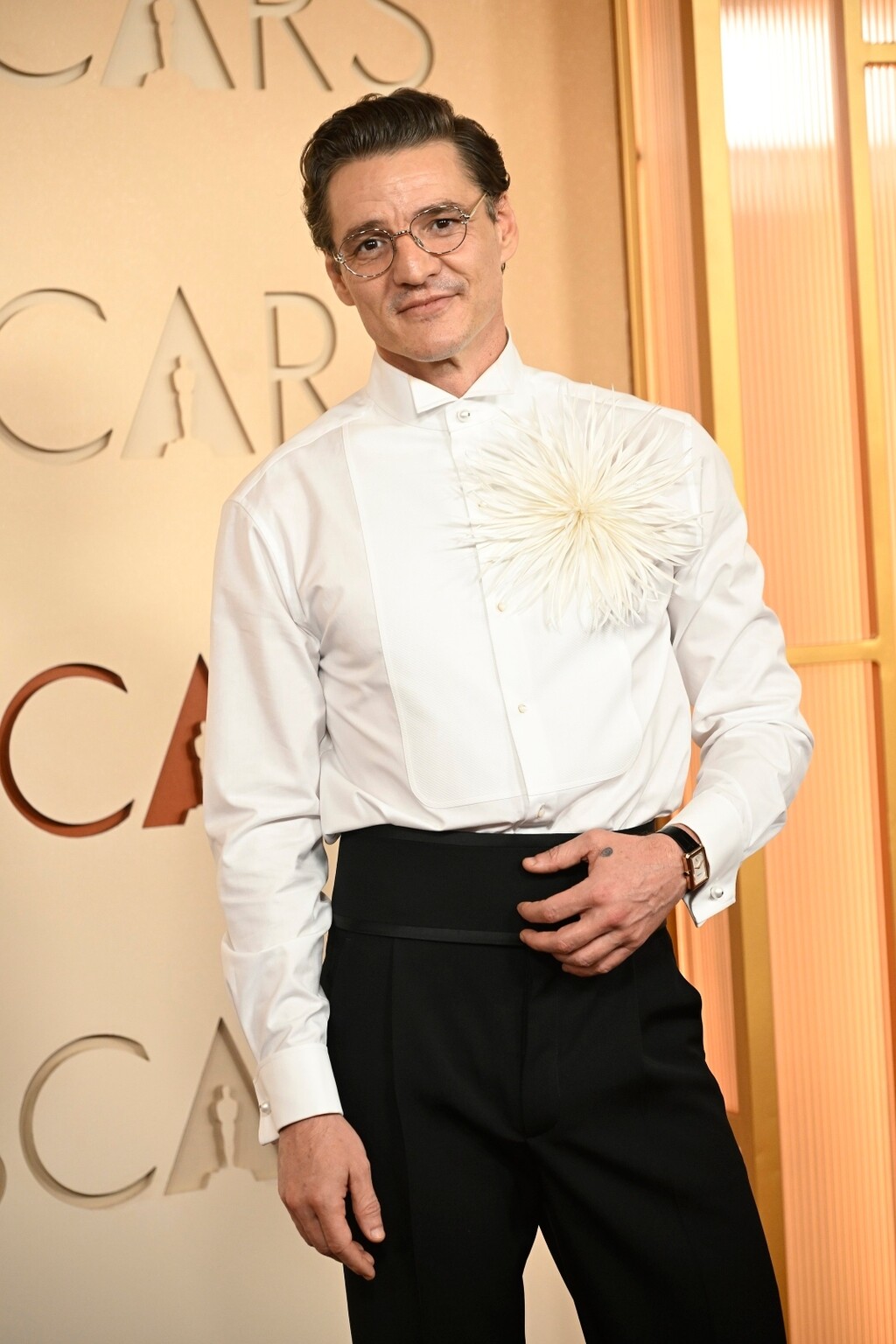 Pedro Pascal nosi Chanel na Oscarima 2026.