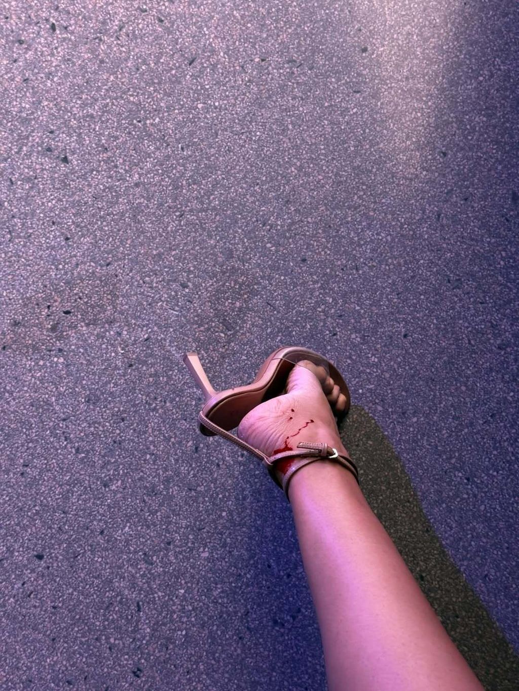 Laura Gnjatović na Instagramu - 3