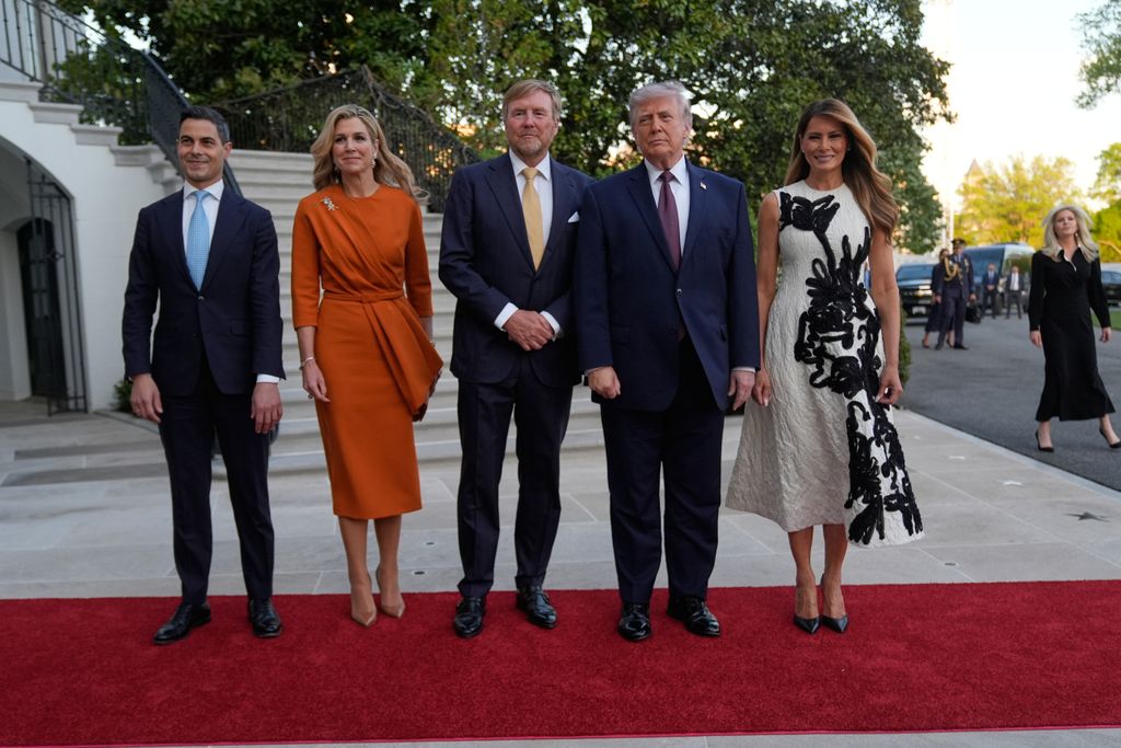 Trump i Melania pozdravljaju kralja Willema-Alexandera i kraljicu Maximu - 1