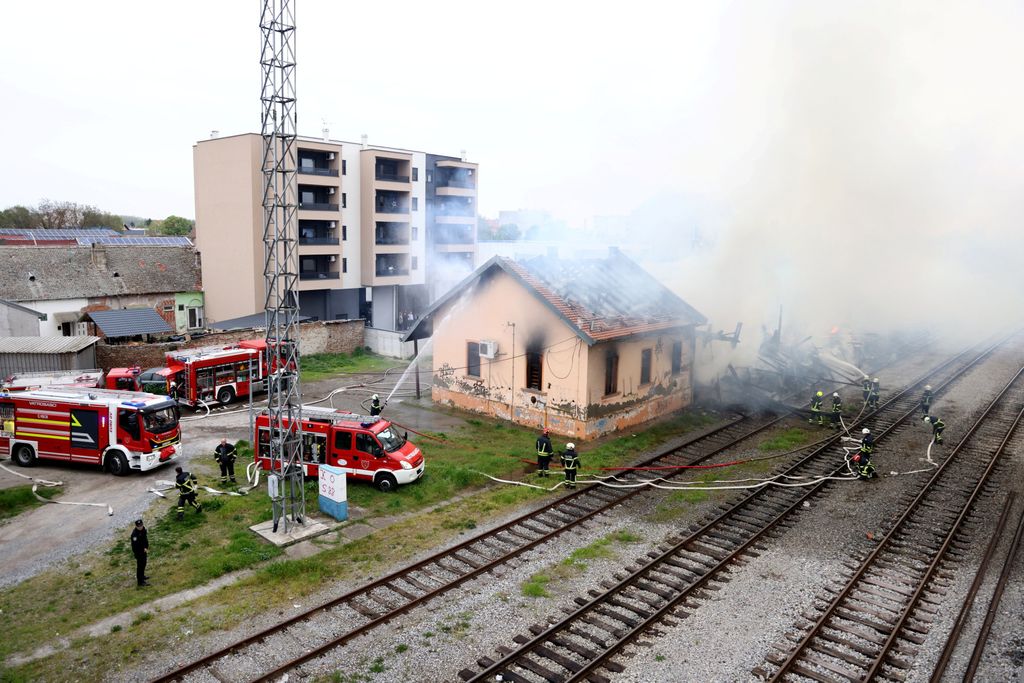Požar skladišta HŽ-a - 6