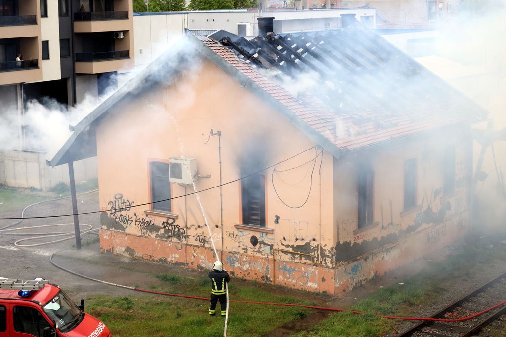 Požar skladišta HŽ-a - 6