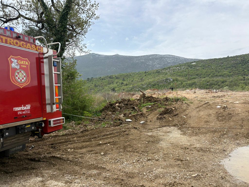 Policija pretražuje područje Čišle u zaleđu Omiša