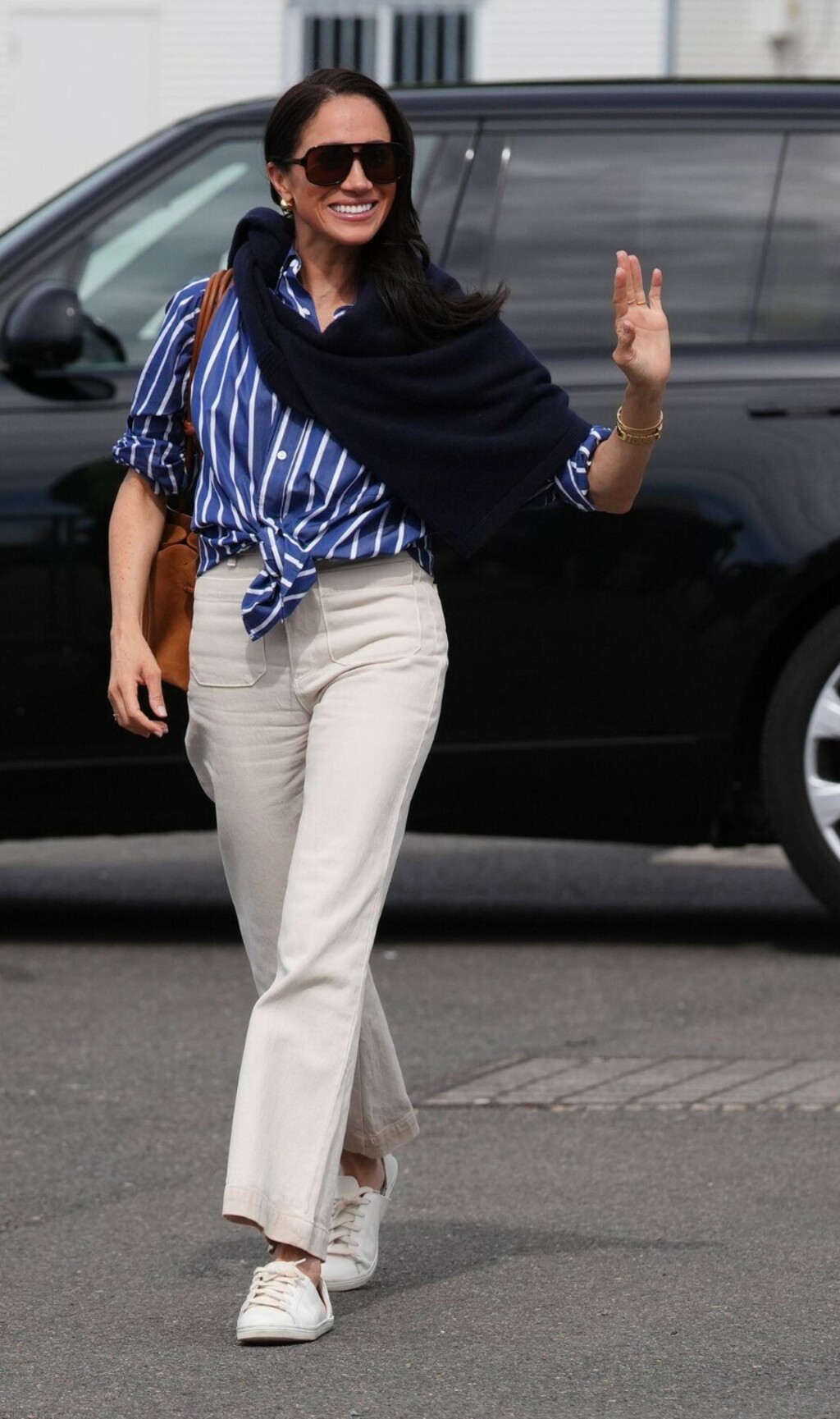 Meghan Markle u Australiji u bijelim tenisicma Eda D'Orsay - 5