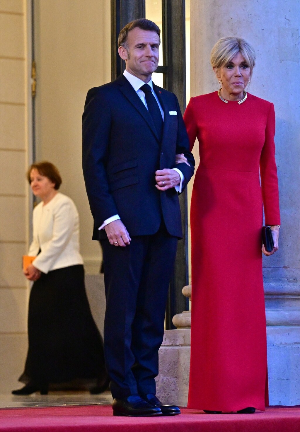 Brigitte Macron u dugoj crvenoj haljini