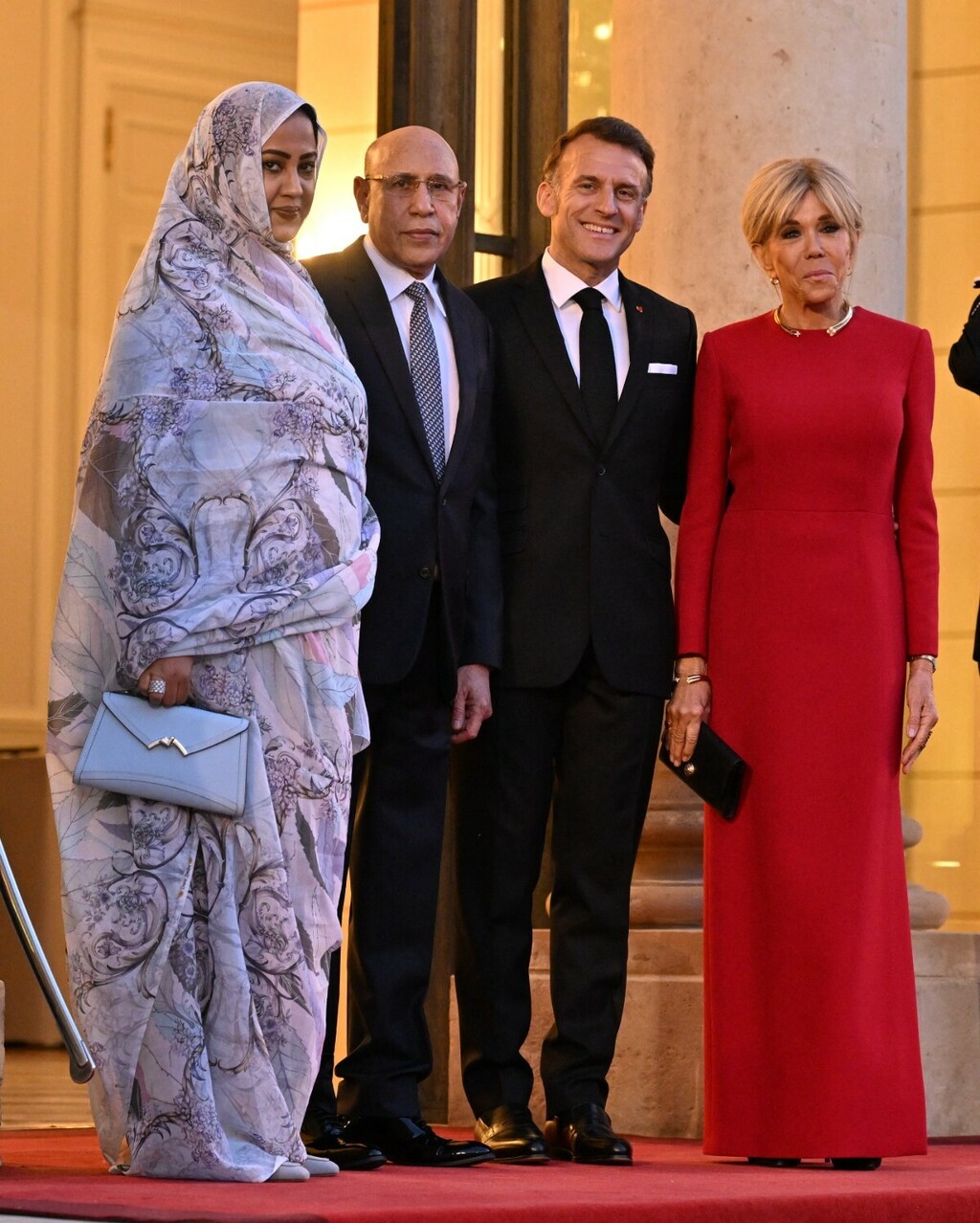Brigitte Macron u dugoj crvenoj haljini