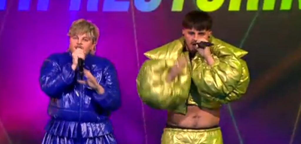 Sven Pocrnić i Laura Sučec kao Käärijä i Baby Lasagna