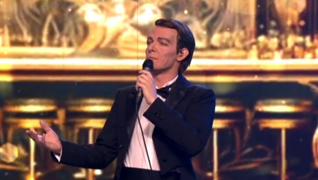 Lovro Juraga kao Frank Sinatra