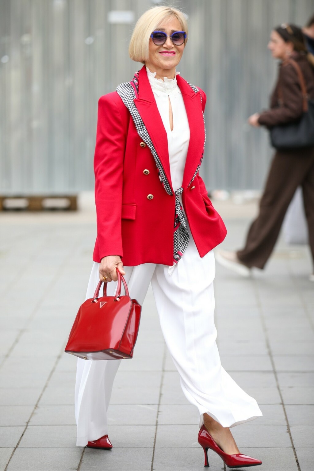 Ulična moda Zagreb vatreno crveni odjevni komadi 2026- - 4