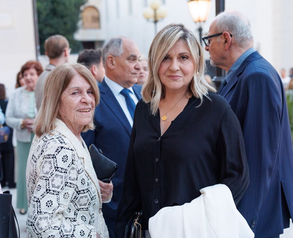 Tonka Popadić, Nives Ivanković