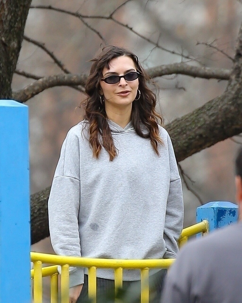 Emily Ratajkowski i njezine šiške koje je pokušavala sakriti