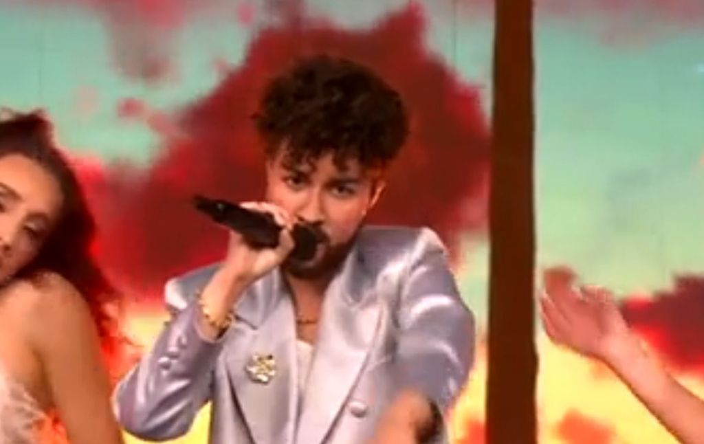 Dora Trogrlić kao Bad Bunny