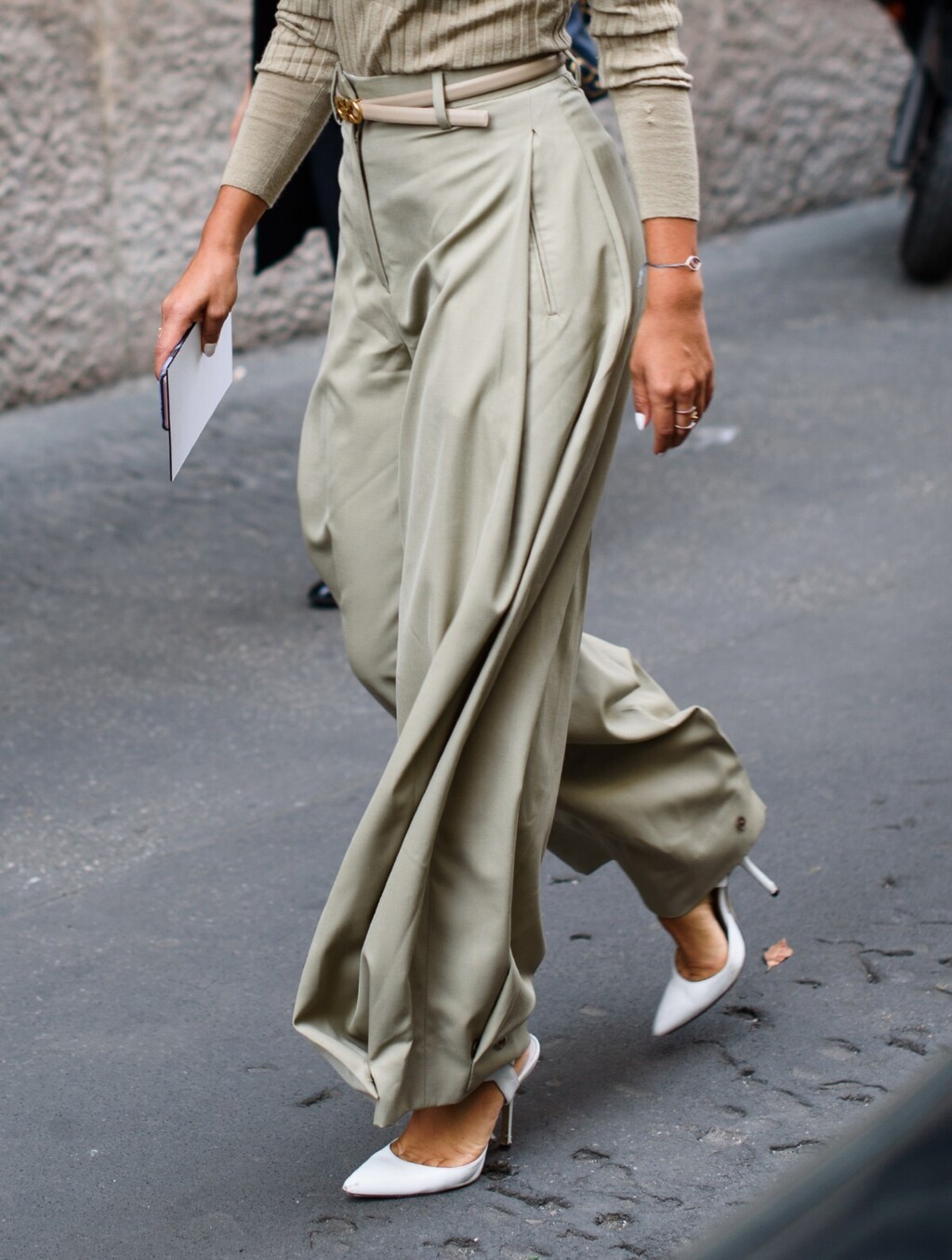 Plisirane hlače hit su ove godine