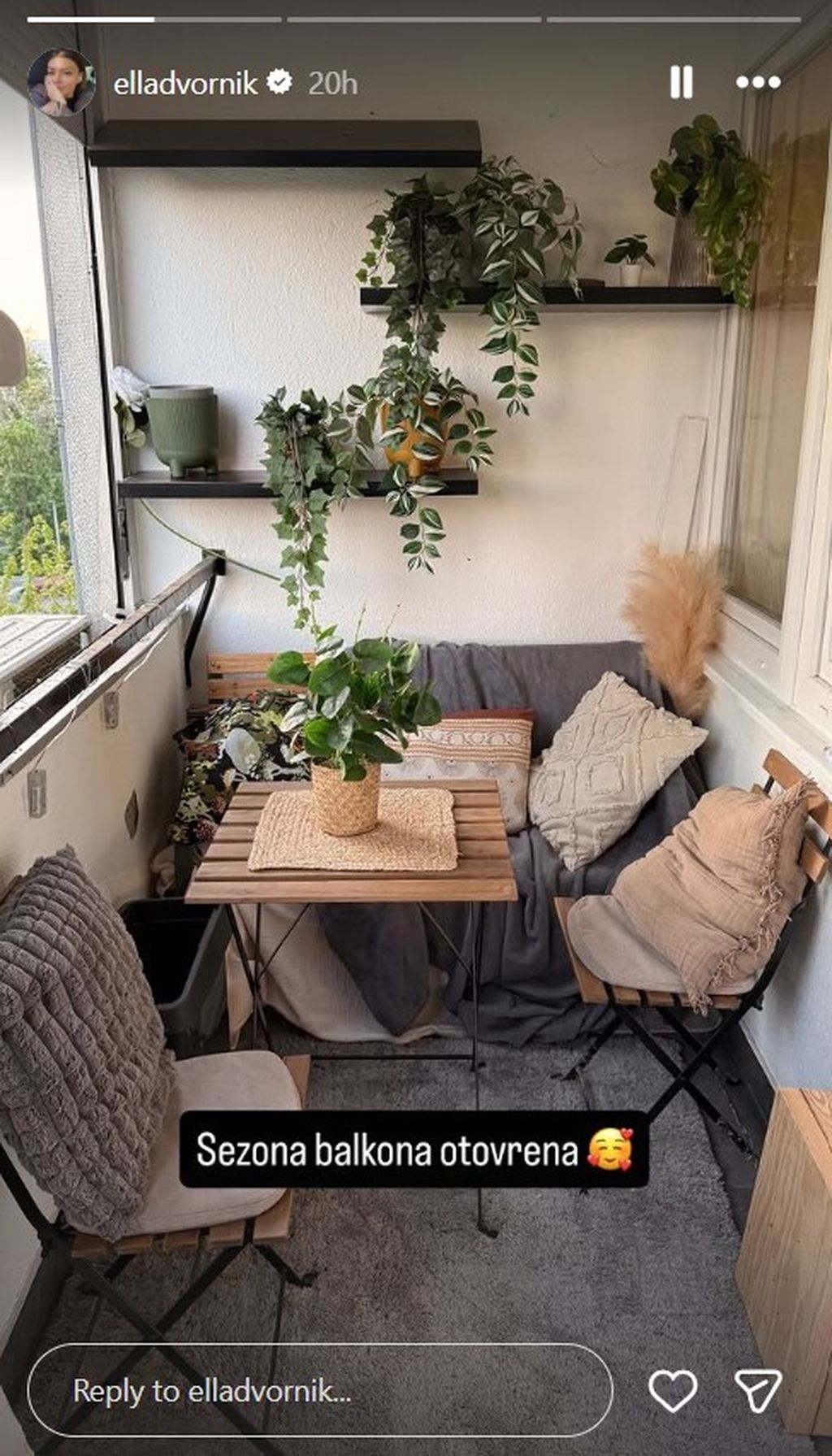 Ella Dvornik na Instagramu