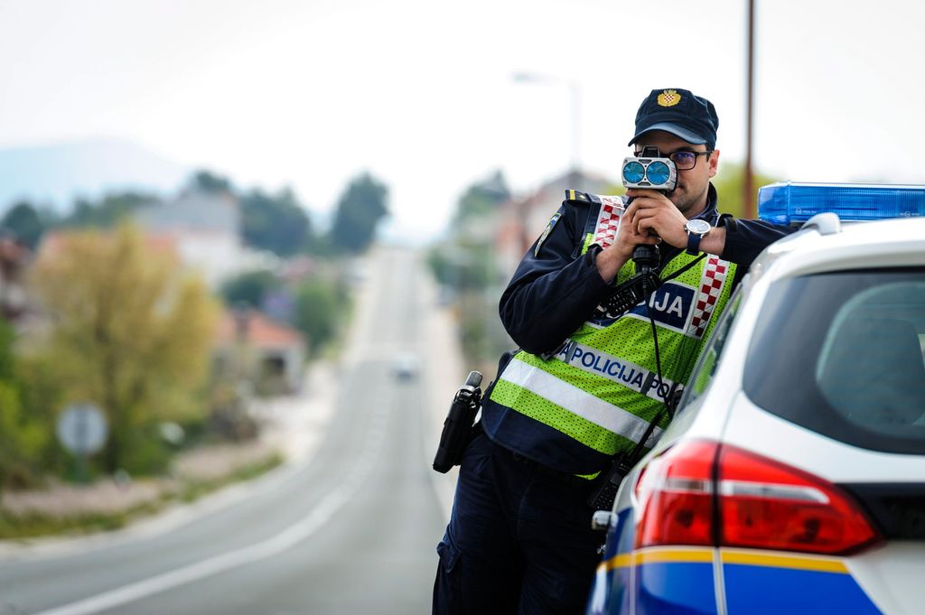 Kontrola brzine na cesti