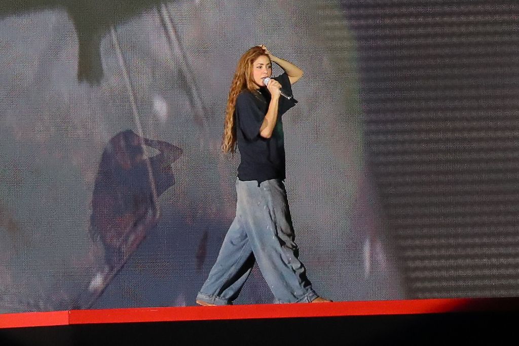 Shakira - 4
