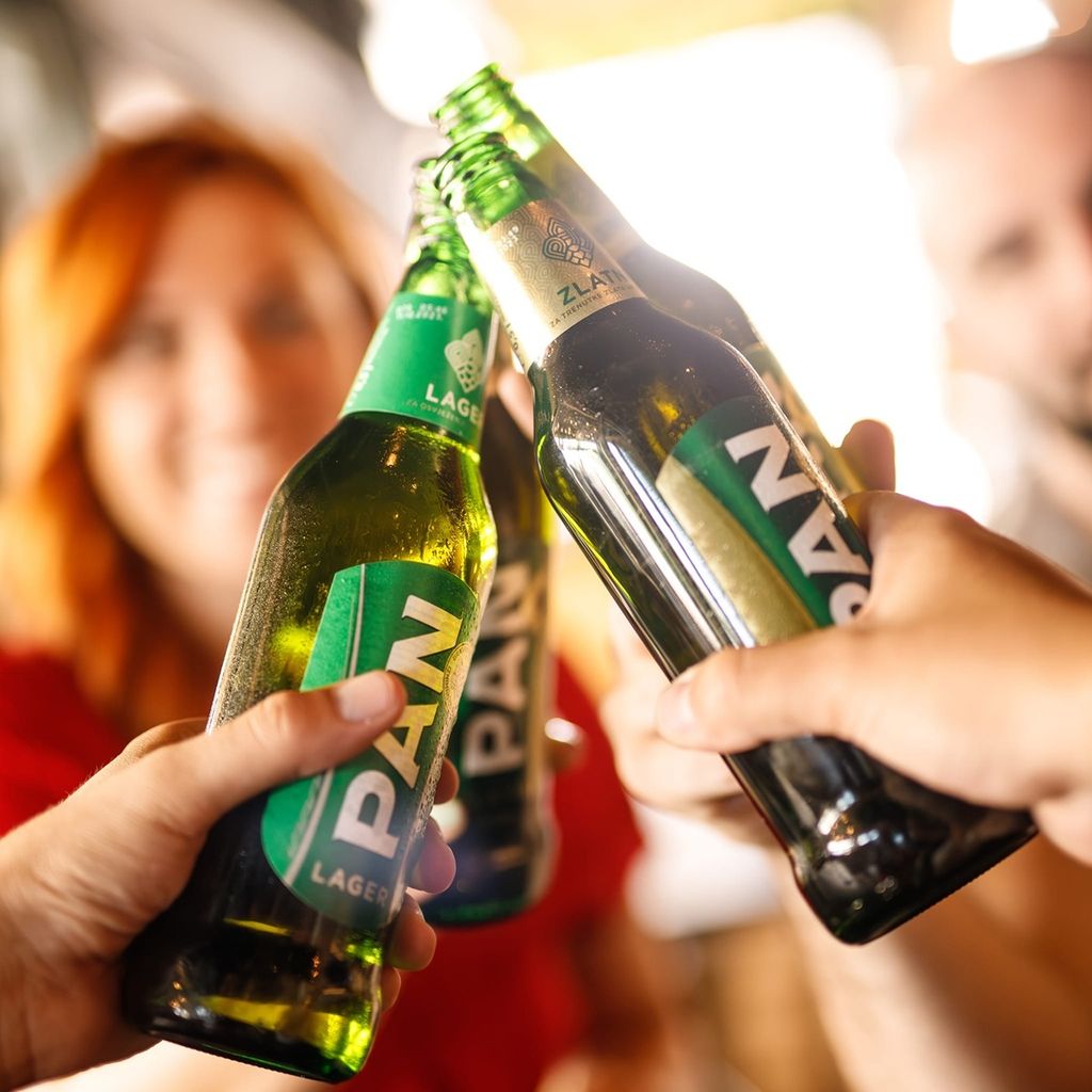 Zašto smo voljeli igrati bocu istine i što danas umjesto nje vrtimo po stolu?