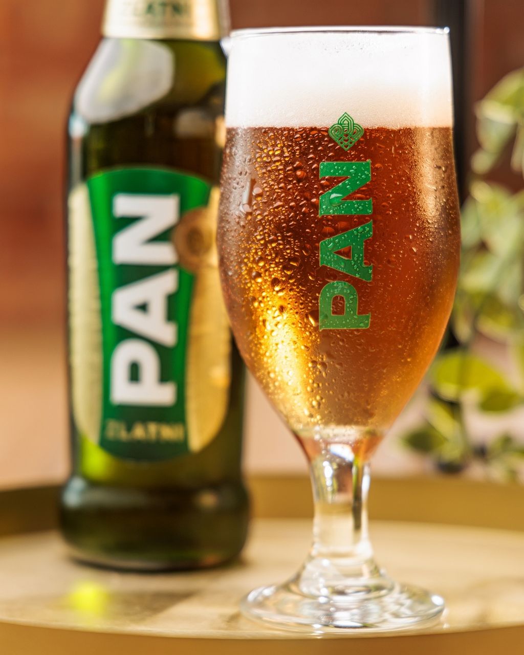 Zašto smo voljeli igrati bocu istine i što danas umjesto nje vrtimo po stolu?