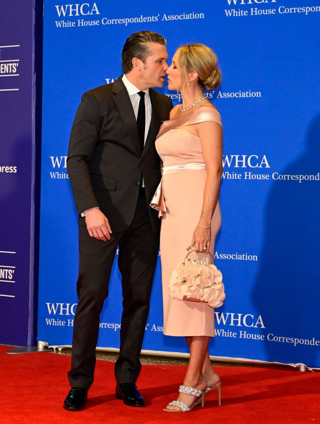 Jennifer Rauchet u haljini s Temua