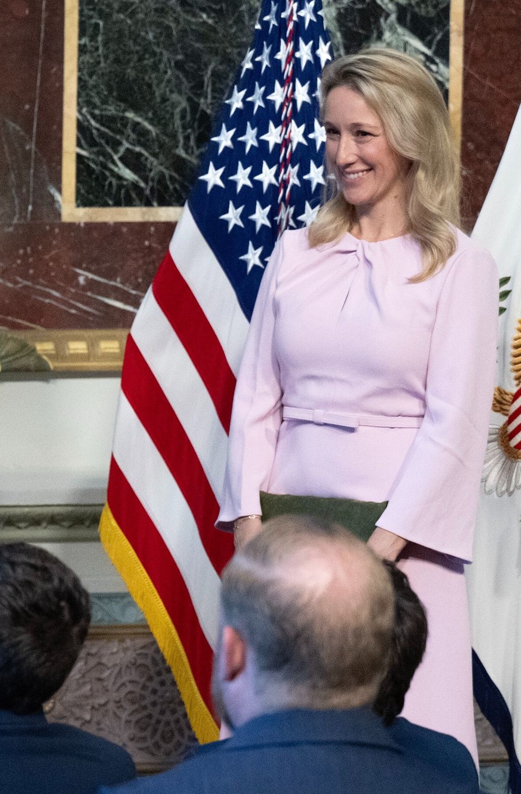 Jennifer Rauchet na ceremoniji polaganja prisege svog supruga