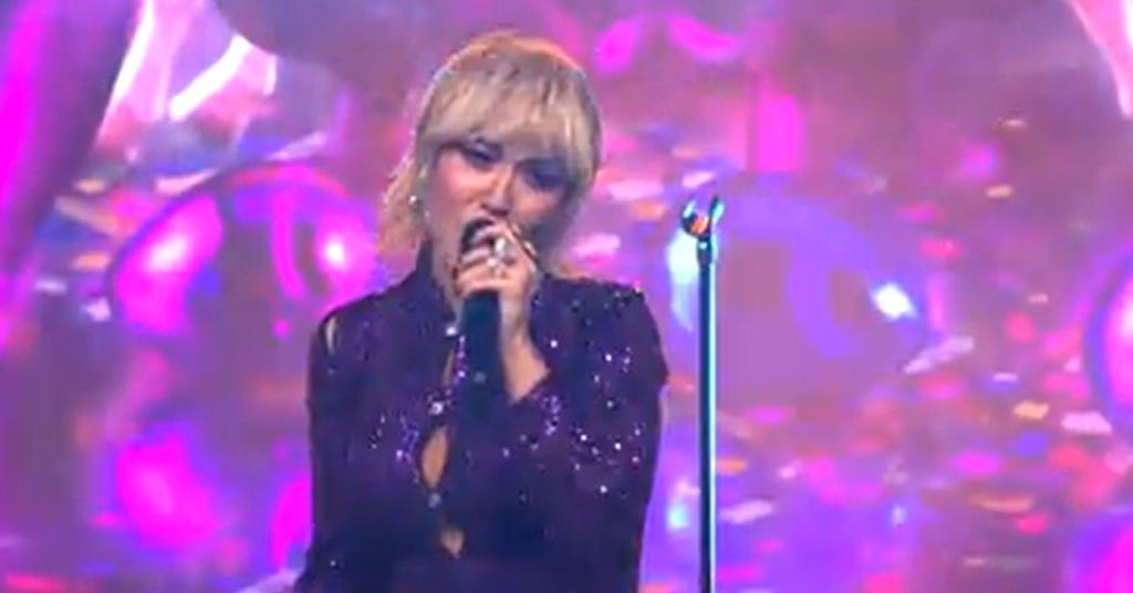 Dora Trogrlić kao Miley Cyrus