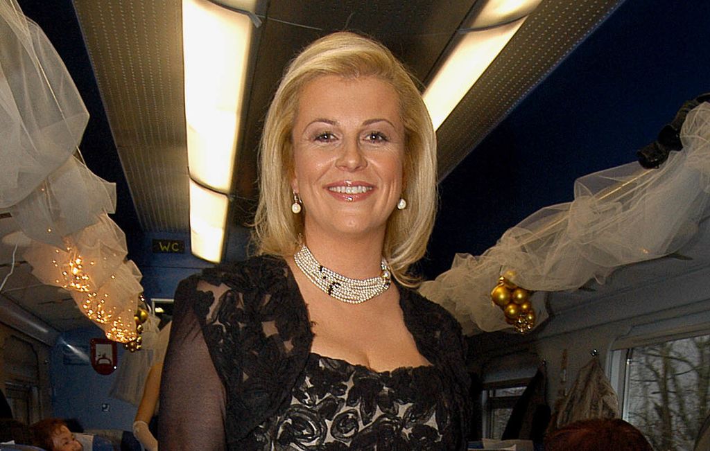Kolinda Grabar-Kitarović 2005. godine na humanitarnoj reviji održanoj u vlaku na relaciji Zagreb – Knin