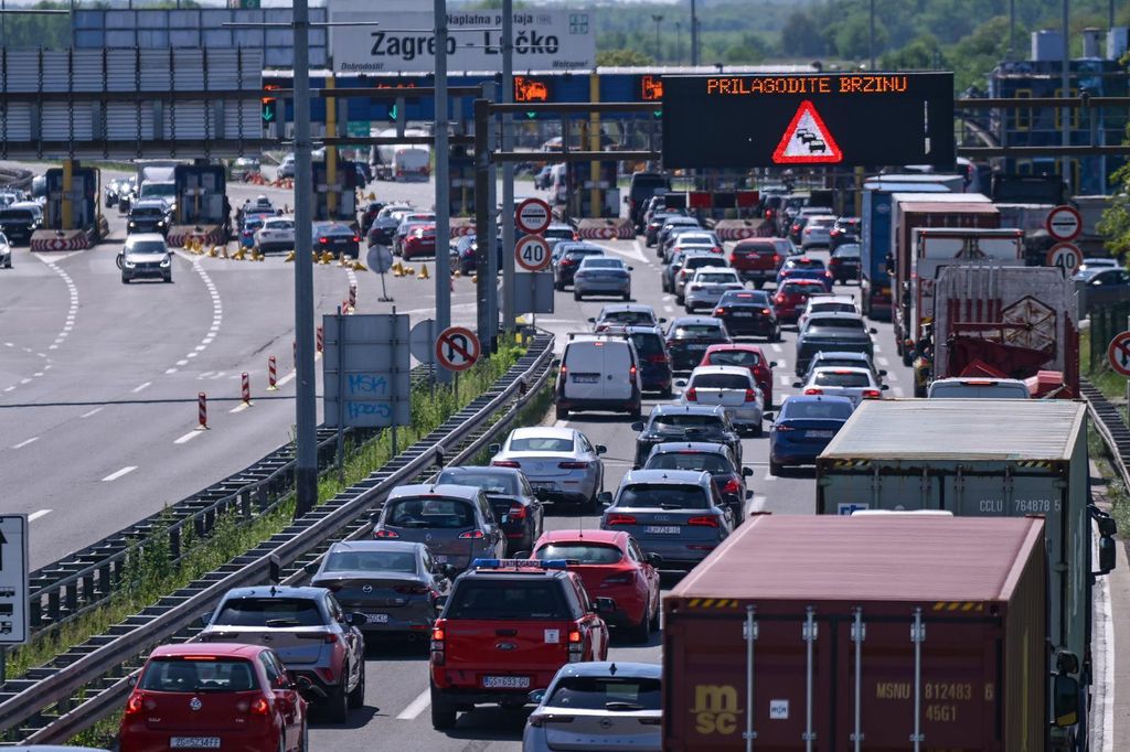 Gužve na naplatnim kućicama Lučko zbog produženog vikenda - 2