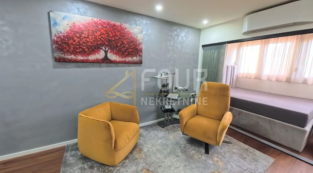 Prodaja stana u Prečkom - 1