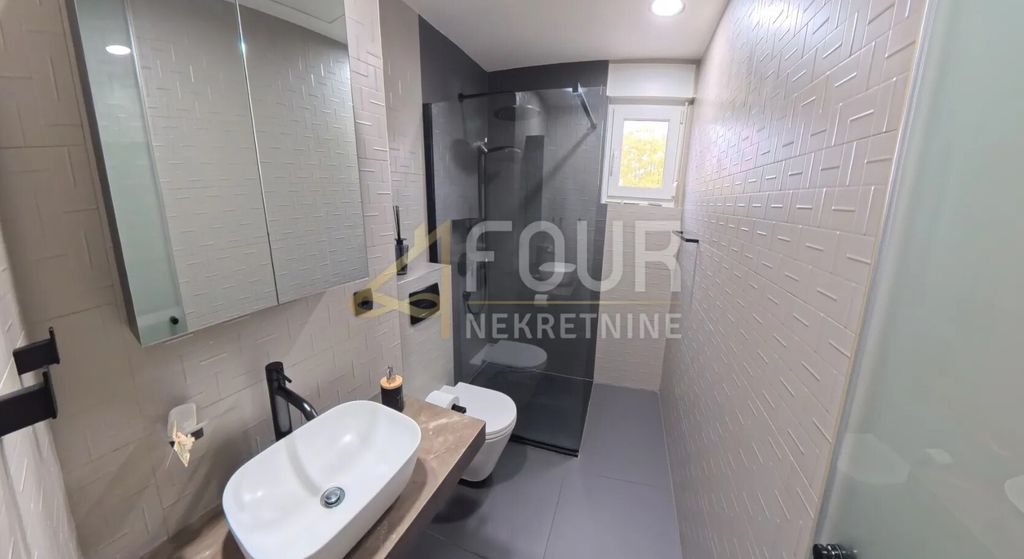 Prodaja stana u Prečkom - 1