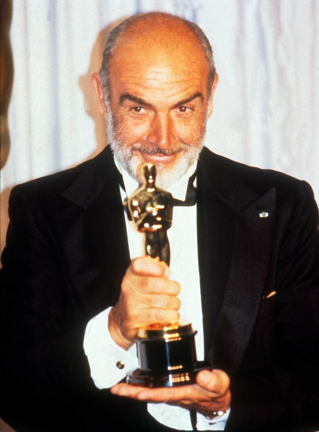 1988. godine osvojio je Oscara za sporednu ulogu u filmu The Untouchables