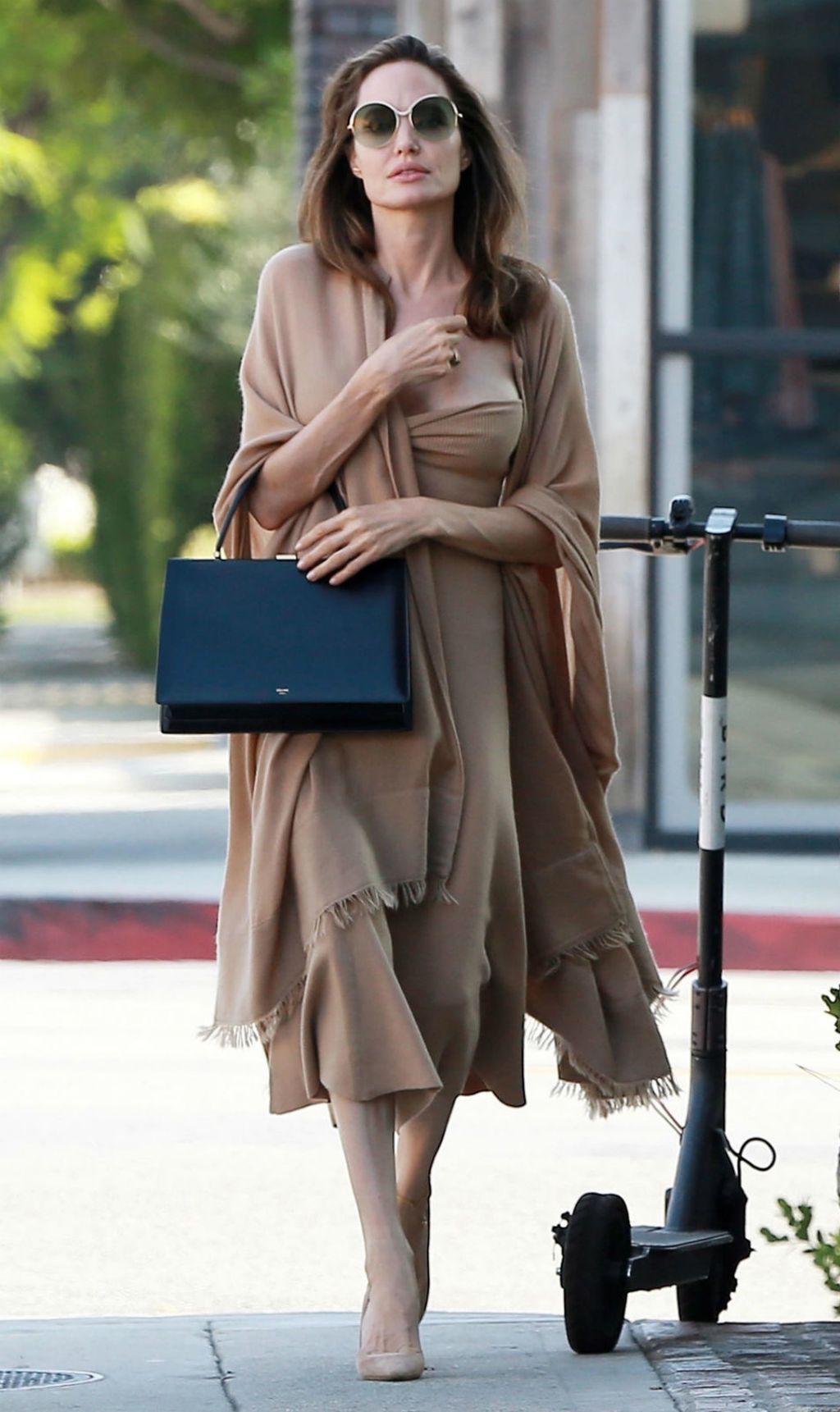 Angelina Jolie u goloj haljini - 6