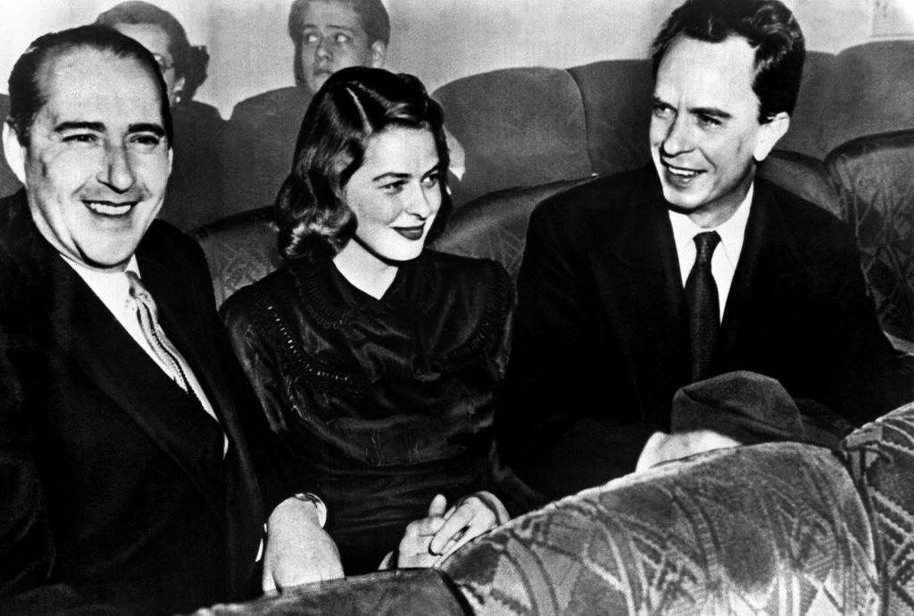 1949. godine u društvu tadašnjeg supruga Pettera (desno) i budućeg supruga Rossellinija (lijevo)
