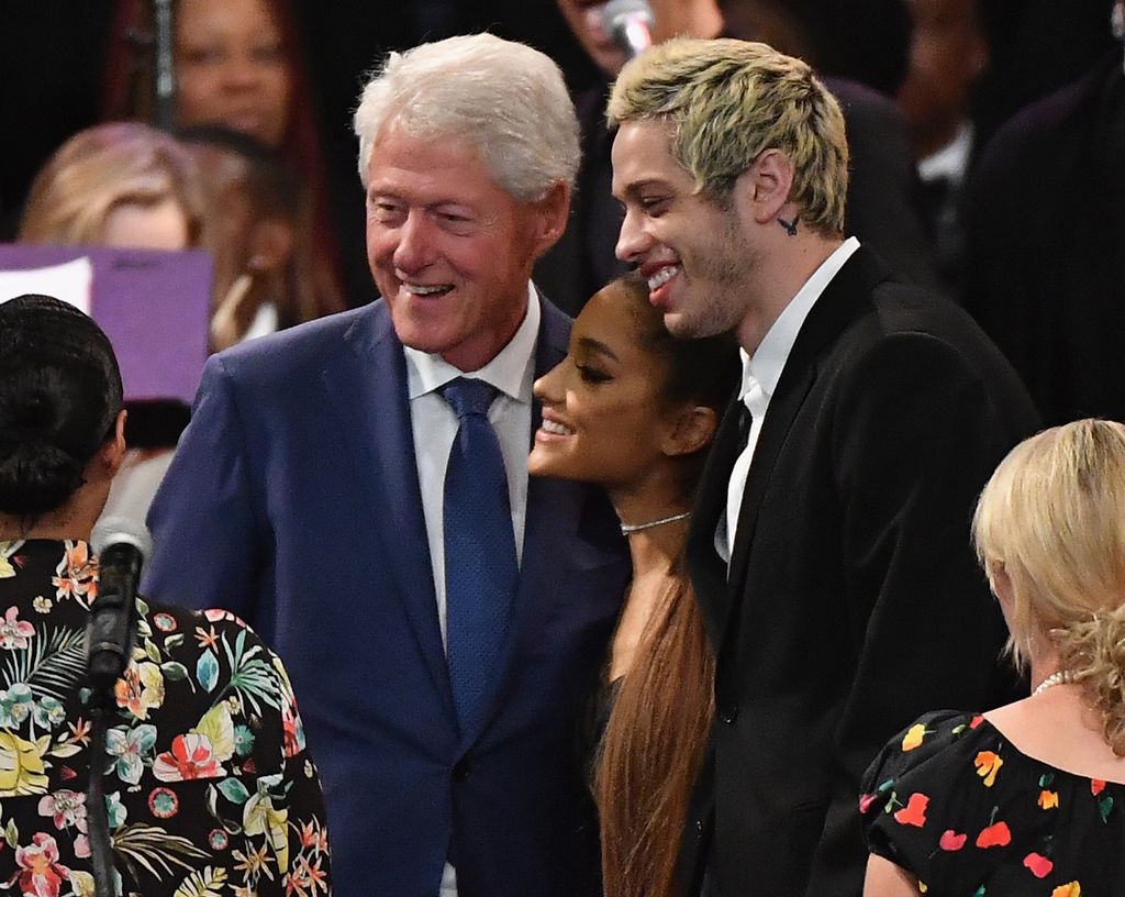 Bill Clinton i Ariana Grande (Foto: AFP)